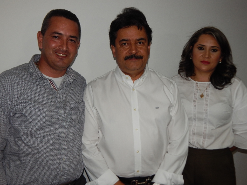 Willinton Muñoz, Carlos Julio González, gobernador del Huila y Zuleima Peña, alcaldesa de Saladoblanco.