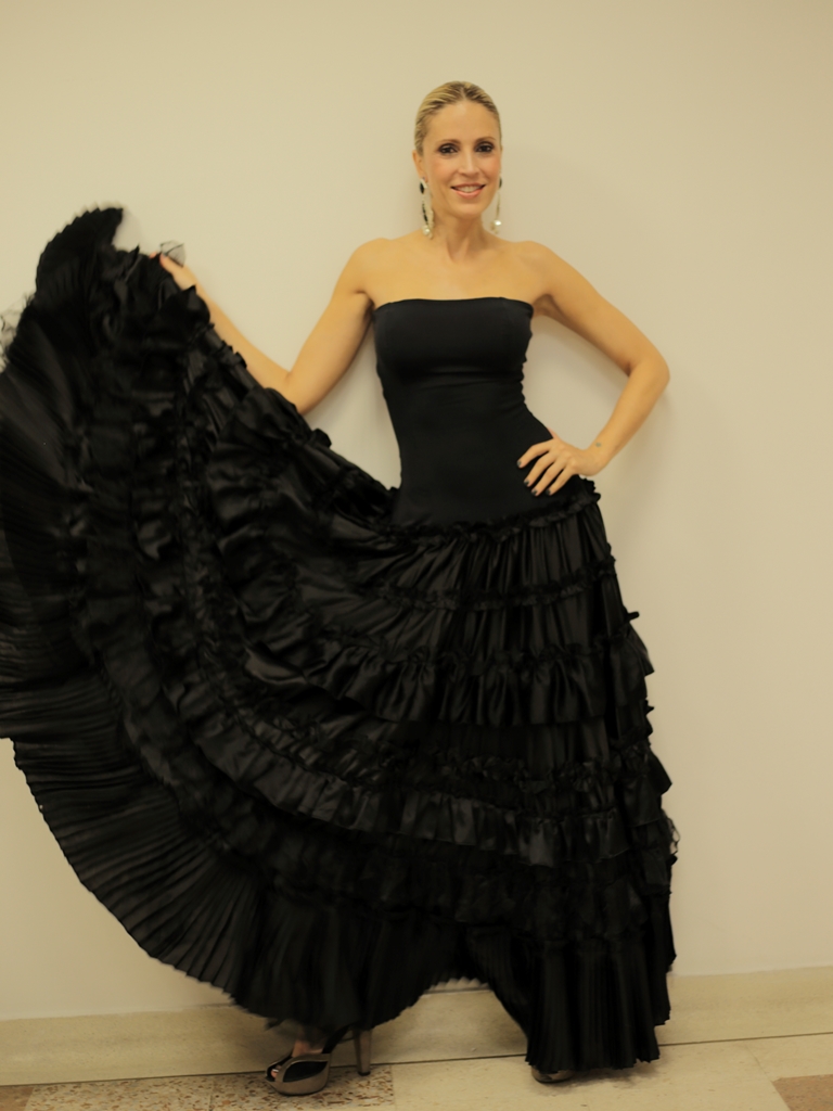 Antes de salir al escenario Alejandra Azcárate posó para nuestra lente.